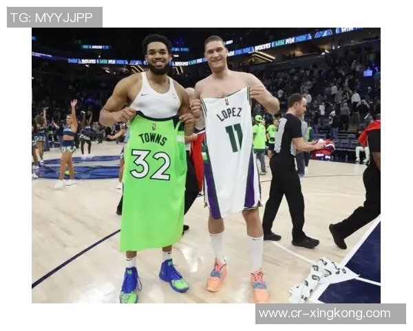 字母哥火力全开22投16中砍下37分8板7助2盖帽带队大胜正负值高达18